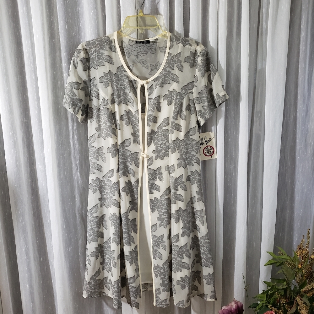 Wild rose size 8 .....cream/gray 2 piece dress.